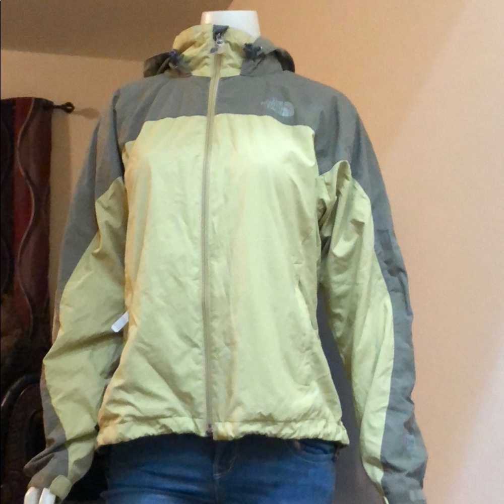The northface hydraline windproof light jacket